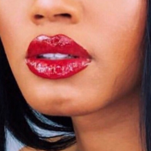 “BELLE EN ARGENT” LIP LURE GLOSS - Picture 3 of 8